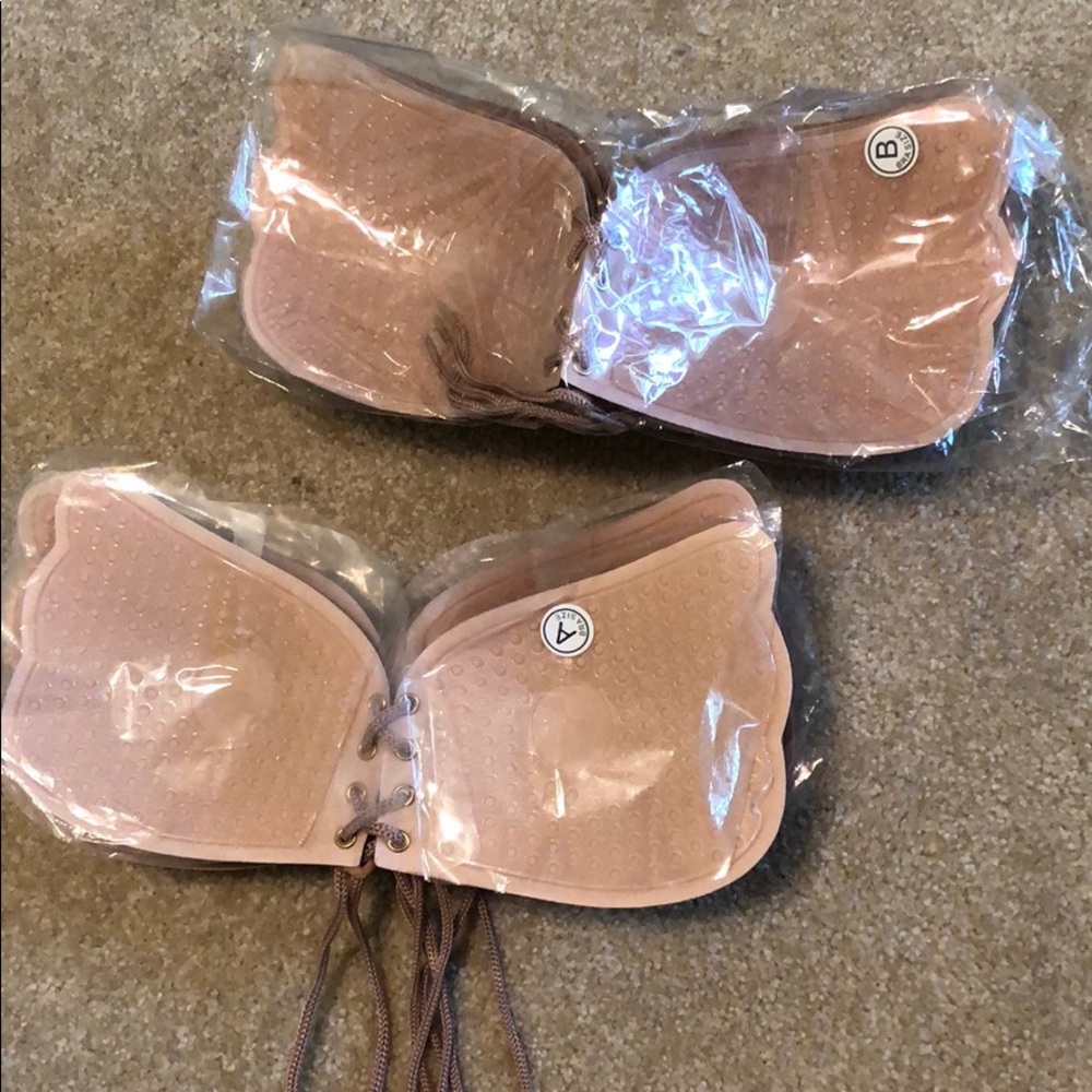 Adhesive backless strapless adjustable push-up bra - Picture 4 of 4